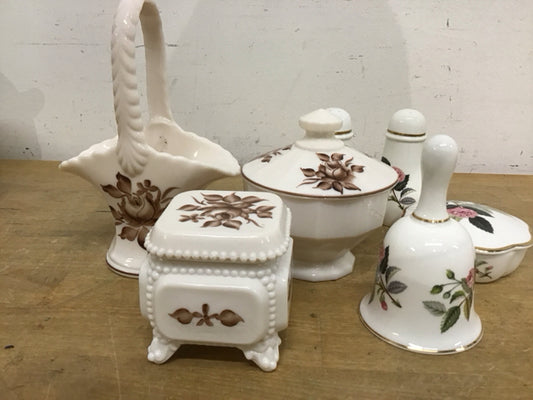 7 Piece Porcelain Set