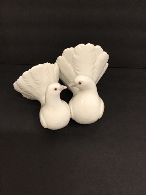 Lladro Kissing Doves Figurines