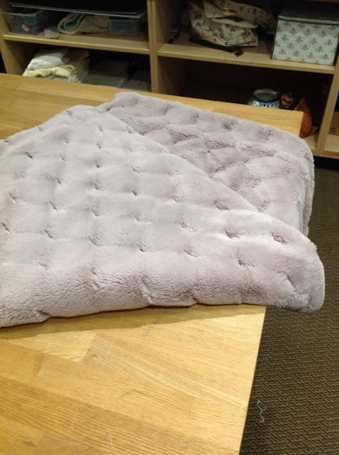 Moss & Willow Lavender Faux Fur Throw