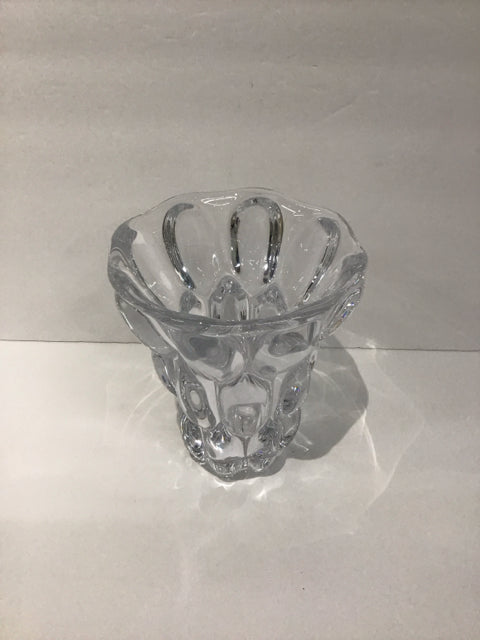 8" Vannes Le Chatel Crystal Vase