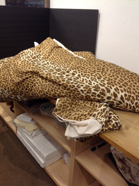 King Leopard Print Comforter w/Shams