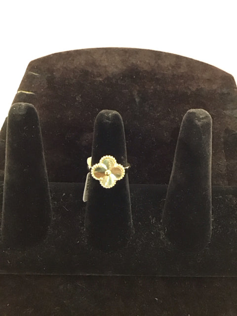 Gold Van Cleef Style Ring w/Gold Inlaid Flower