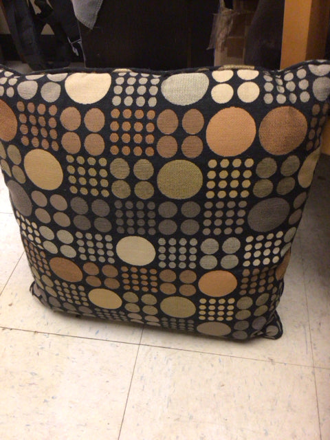19" Black Circle Pattern Pillow