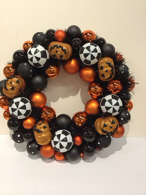 Black/Orange Pumpkin Halloween Wreath