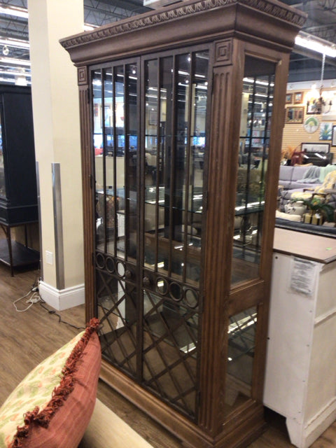 AS-IS Drexel Heritage Wood & Glass China Cabinet(No Power)