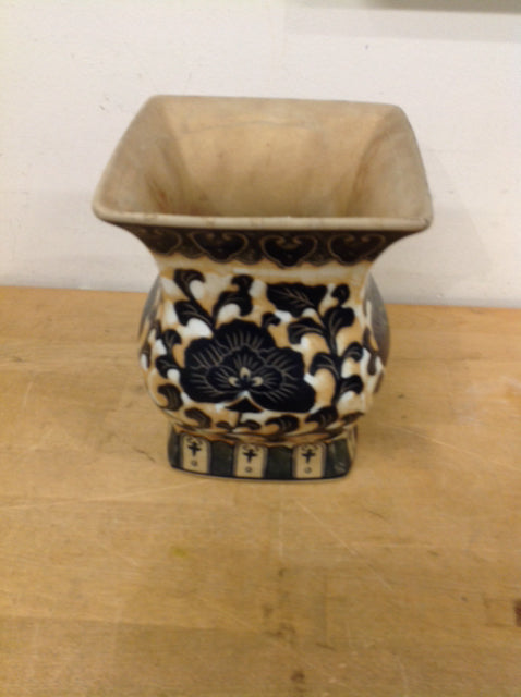 Vase- 8" Black & Tan Pottery Print