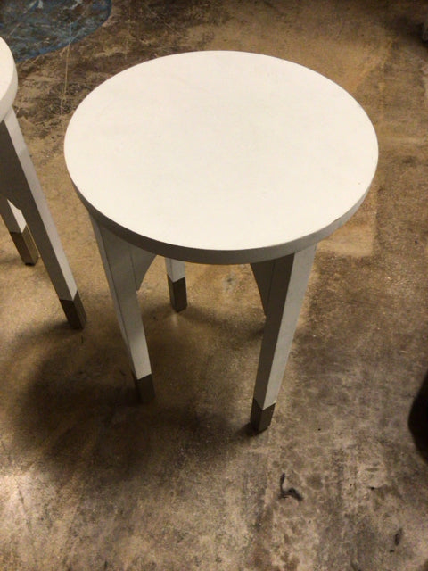 14 1/8" X 21 1/2" Round White Wood Metal Cap Leg End Table