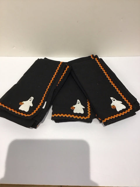 Set/8 Black Napkins w/Ghosts