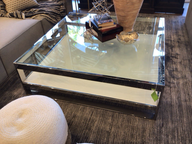 47.25" X 15" X 47.25" City Furniture Miami White Glass Square Coffee Table