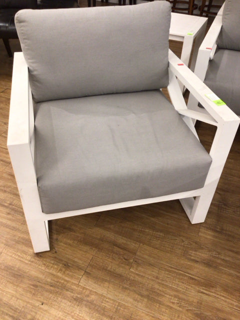 34.50" X 36" X 34" City Furniture Linear White Dark Gray Aluminum Chair