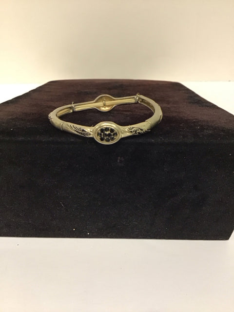 Gold Stretch Bracelet w/Black Stones