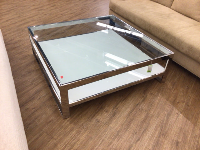 47.25" X 15" X 47.25" City Furniture Miami White Glass Square Coffee Table