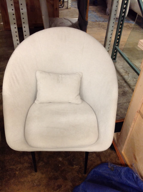 White Velvet Tufted Armchair w/Pillow