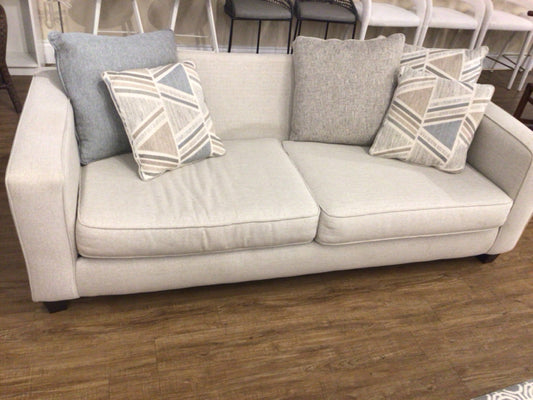 RTG Sleeper Sofa W/5 Pillows