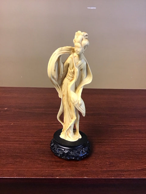 12" Geisha W/Crane