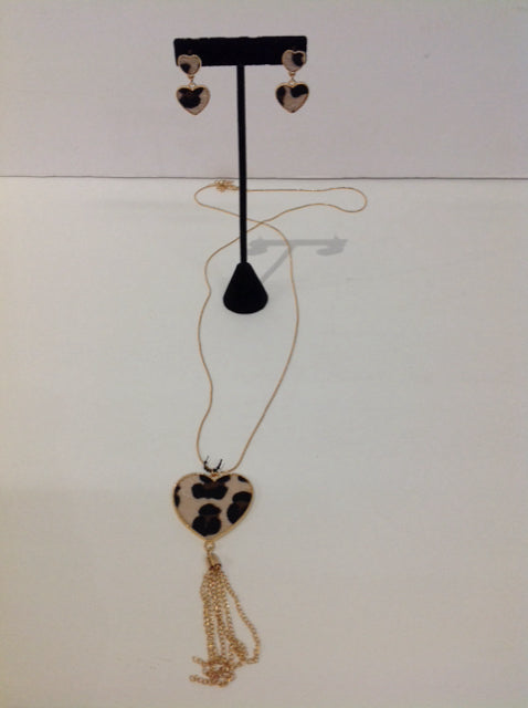 Gold Necklace w/Leopard Print Pendant /Earrings