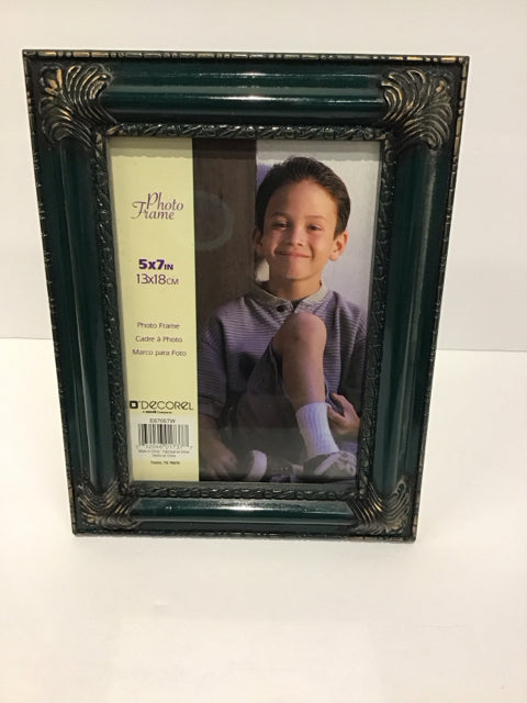 5x7 Green Frame w/Gold Accents