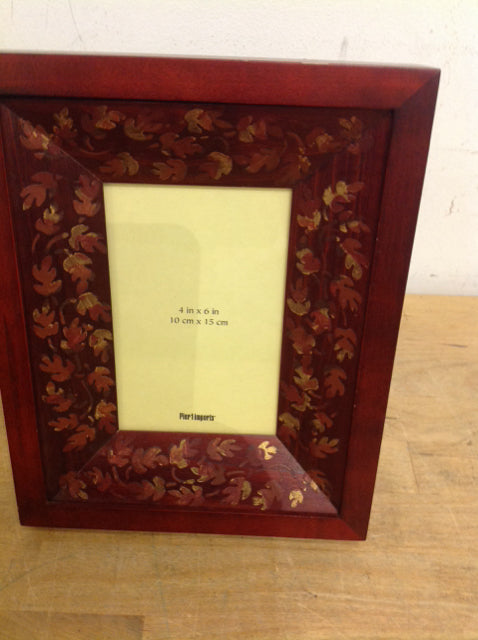 Photo Frame- 4" X 6" Red Wood Leaf