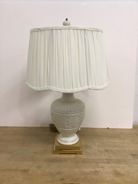 26" Lenox Floral Urn Table Lamp