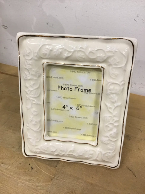 4"x6" Cream Gold Trim Photo Frame