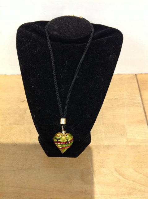 Rope Necklace w/Art Deco Heart
