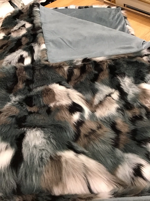 Faux Fur Green/Black White Throw