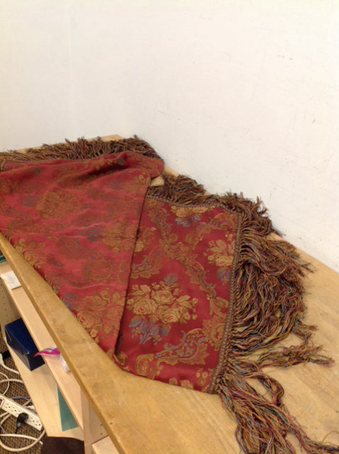 48"Sq Red Silk Like Table Cover w/Fringes
