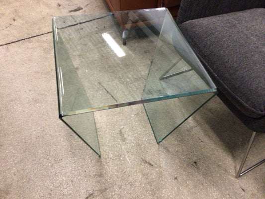 20" X 19 1/2"Glass Curved End Table