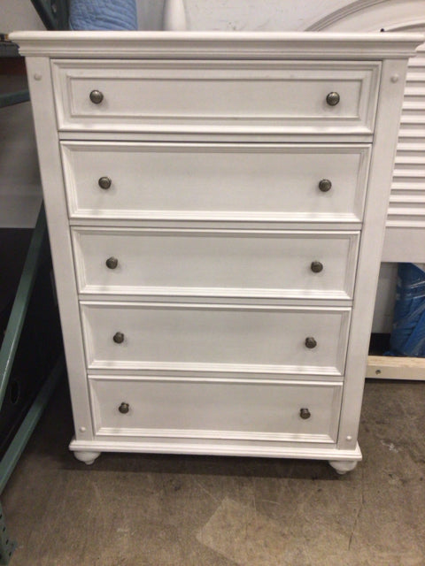 40" X 19" City Furniture Savannah Ivory Five Drawer Chest