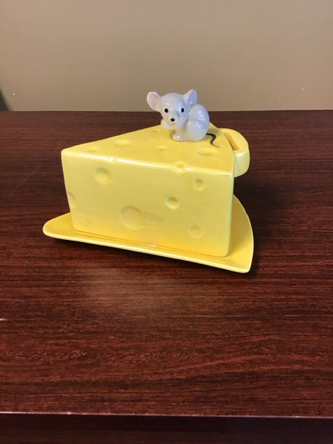 8" Ceramic Lidded Cheese & Mouse Plate