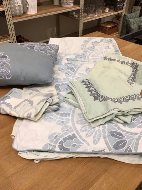 QUEEN White/Green Floral Duvet 4 Shams Pillow