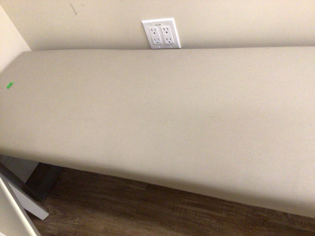 53" Beige Vinyl Chrome Base Bench