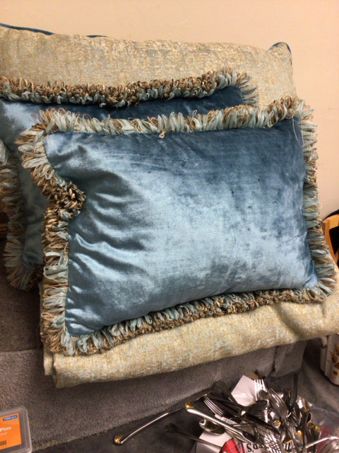 Blue & Gold Queen 5 Pc Bedding(1 Duvet/4 Pillows)