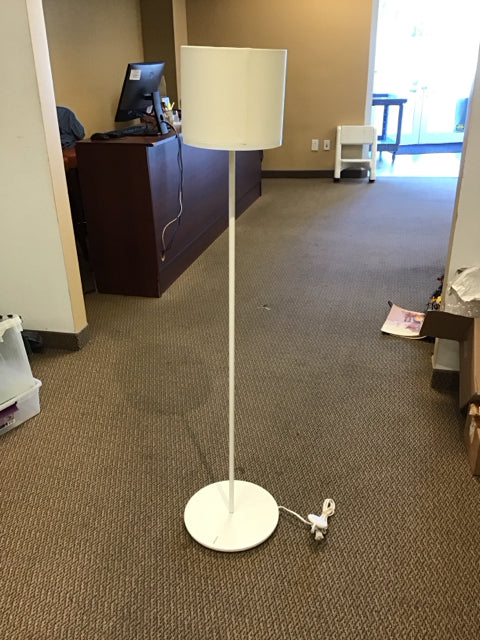 White Pantone Antares Floor Lamp