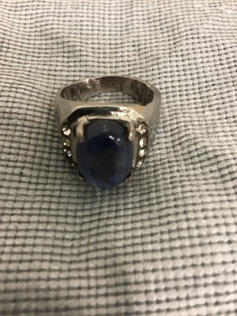 Silvertone Rhinestone W/Star Sapphire Like Stone Ring