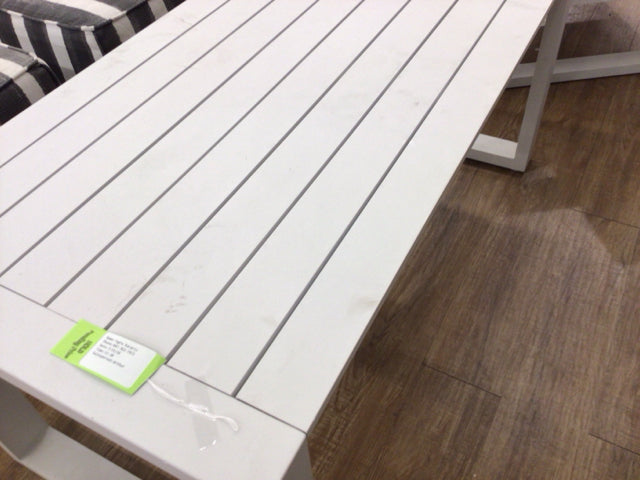 47.25" X 21.12" X 23.50"AS-IS City Furniture Linear2 White Aluminum Coffee Table
