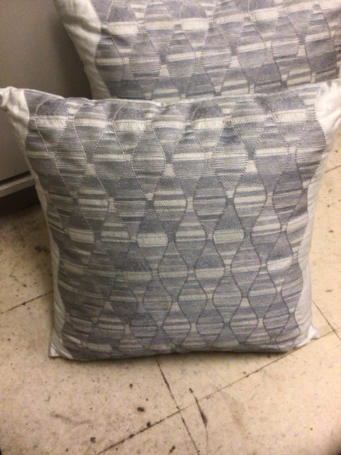 20 X 20 Hotel Collection Grey/Blue Pillow