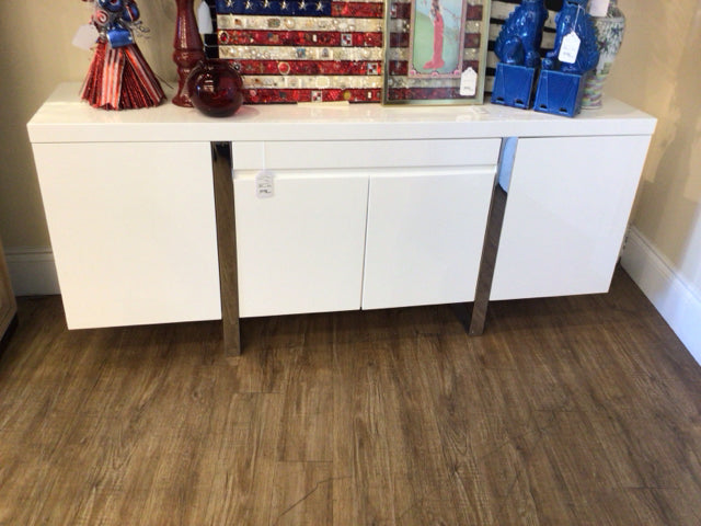 Sierra White & Chrome Sideboard