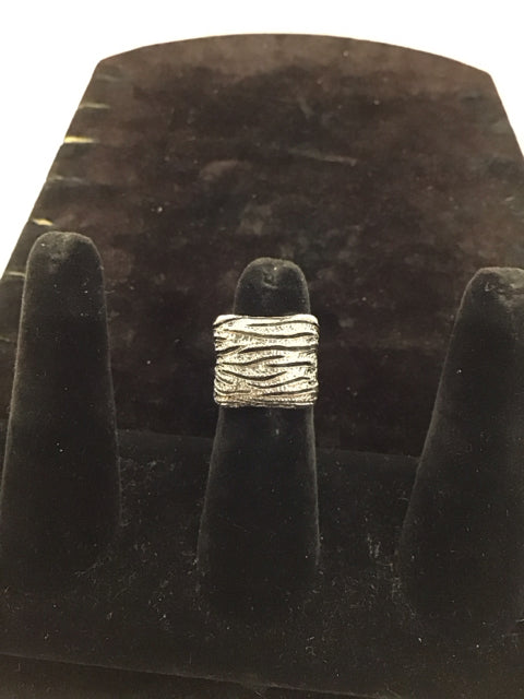 Eternal Waves Style Silver Ring