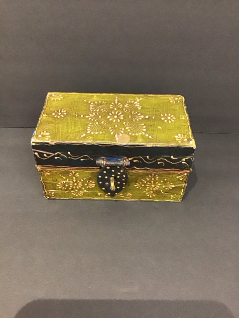 4x7 Green Painted Design Wood Box