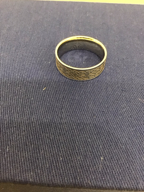Mens Silvertone Engraved Ring