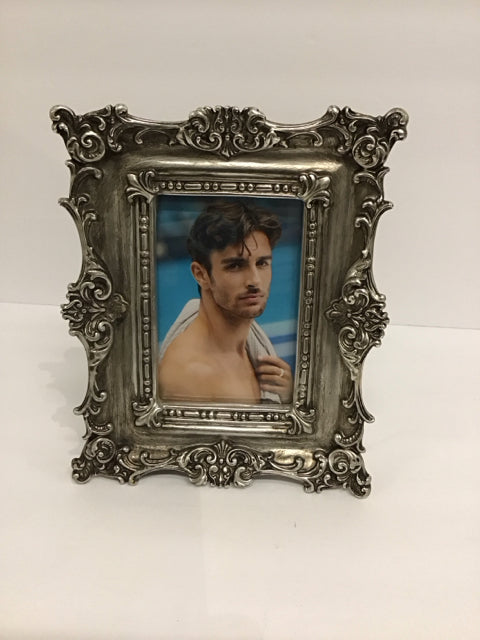 4x6 Silver Resin Decorative Picture Frame