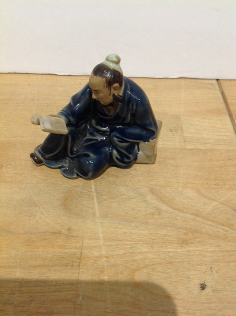 3.5" Sitting Mudman Reading