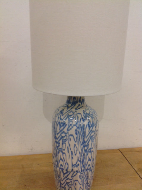 28" Blue & White Ceramic Lamp