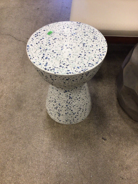 White/Blue Mosaic Round Ceramic End Table