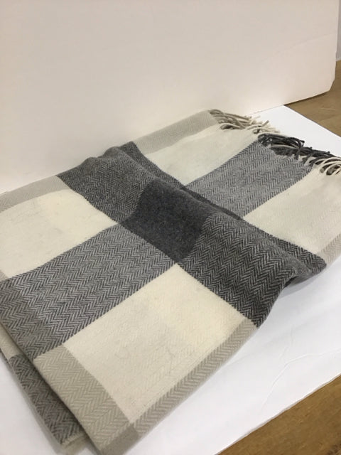 Grey/White Checked Wool Throw