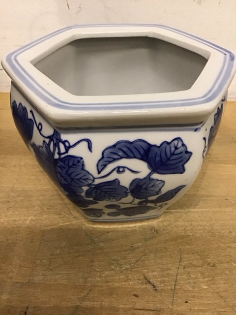 4.5" Blue & White Asian Style Hexagon Bowl