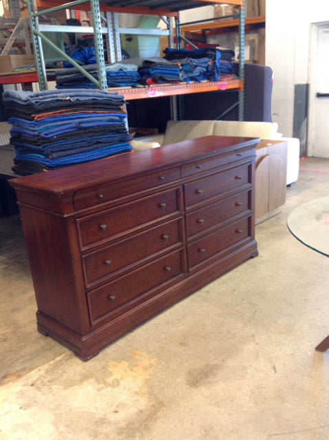 EA 8-Drawer Bedroom Dresser