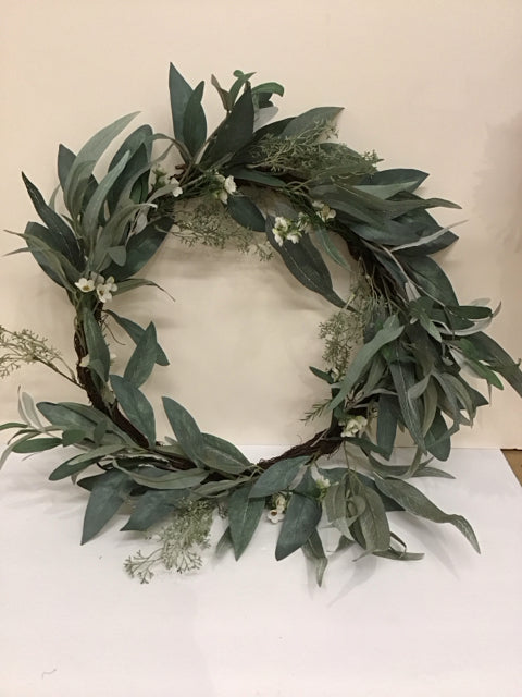 Eucalyptus Greenery Wreath w/Baby' Breath