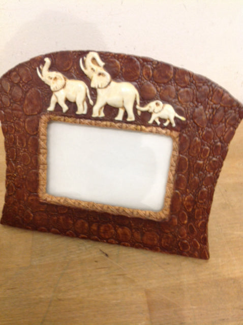 Photo Frame- 3" X 5" Resin Elephant